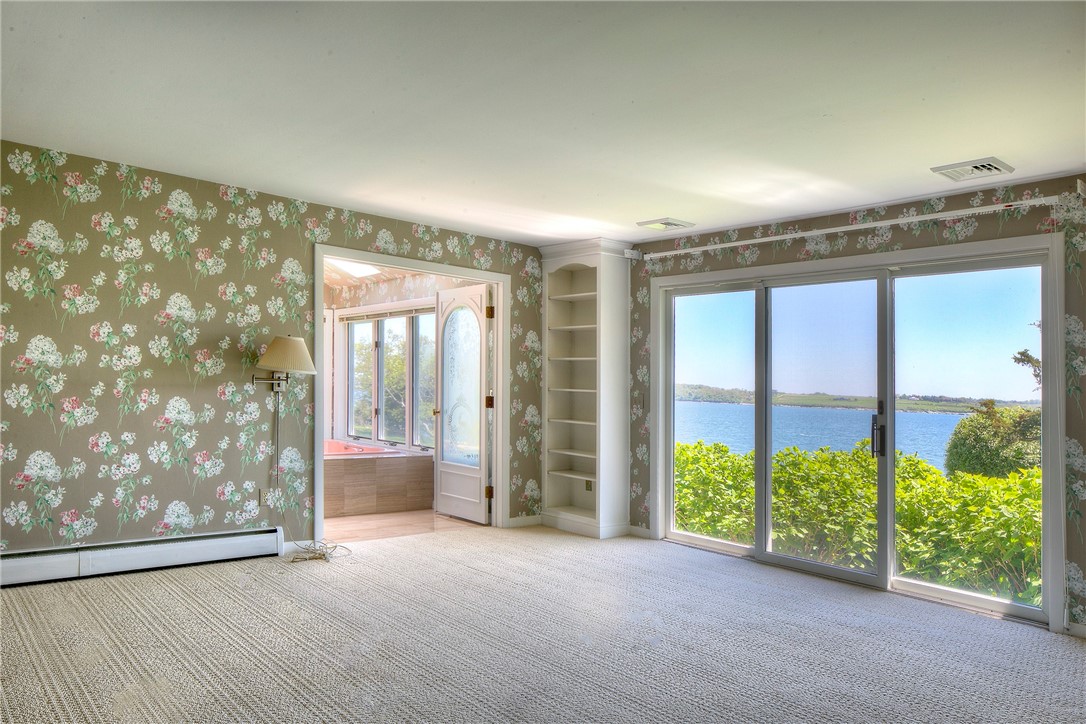 699 Black Point Lane