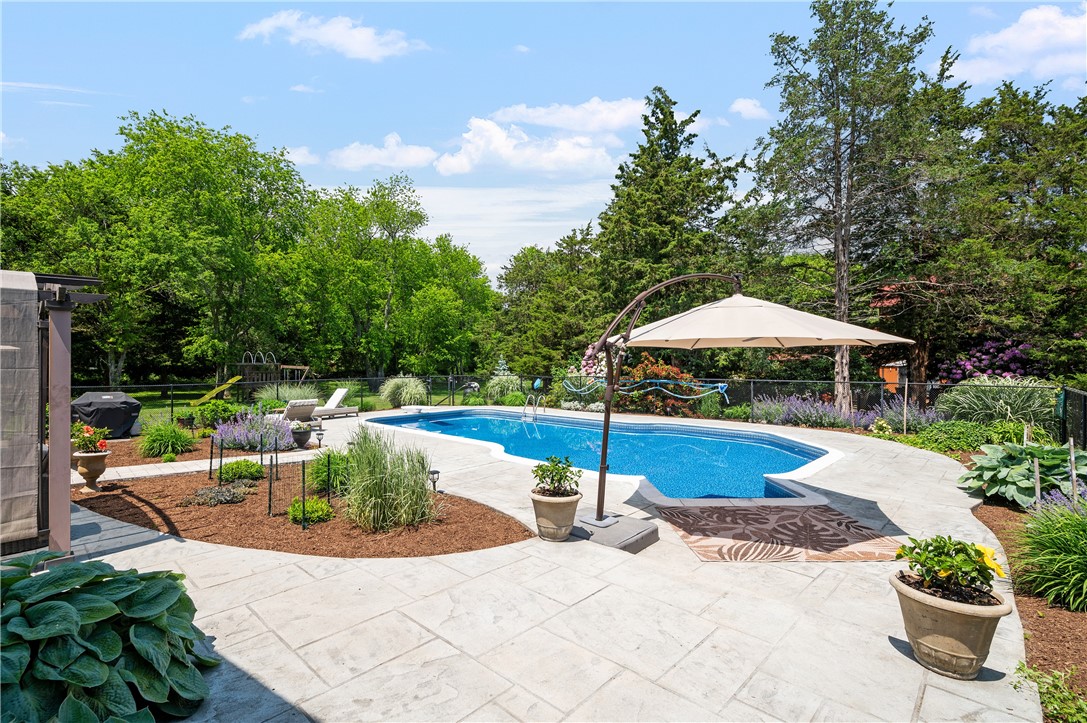 40 Candlewood Drive