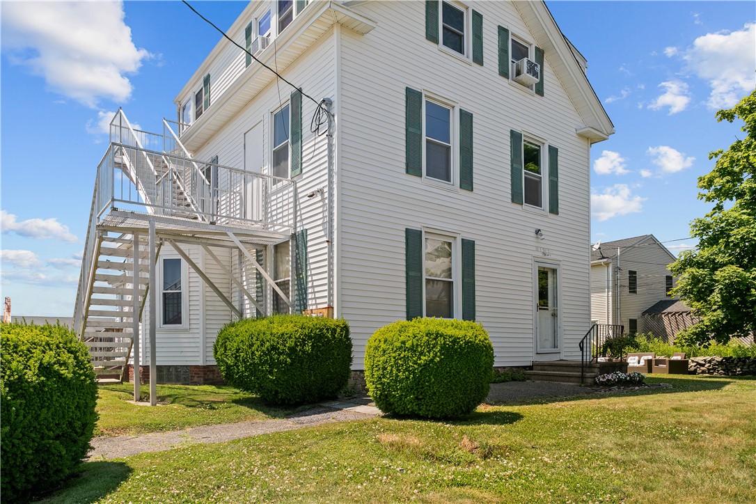 1704 West Main Road