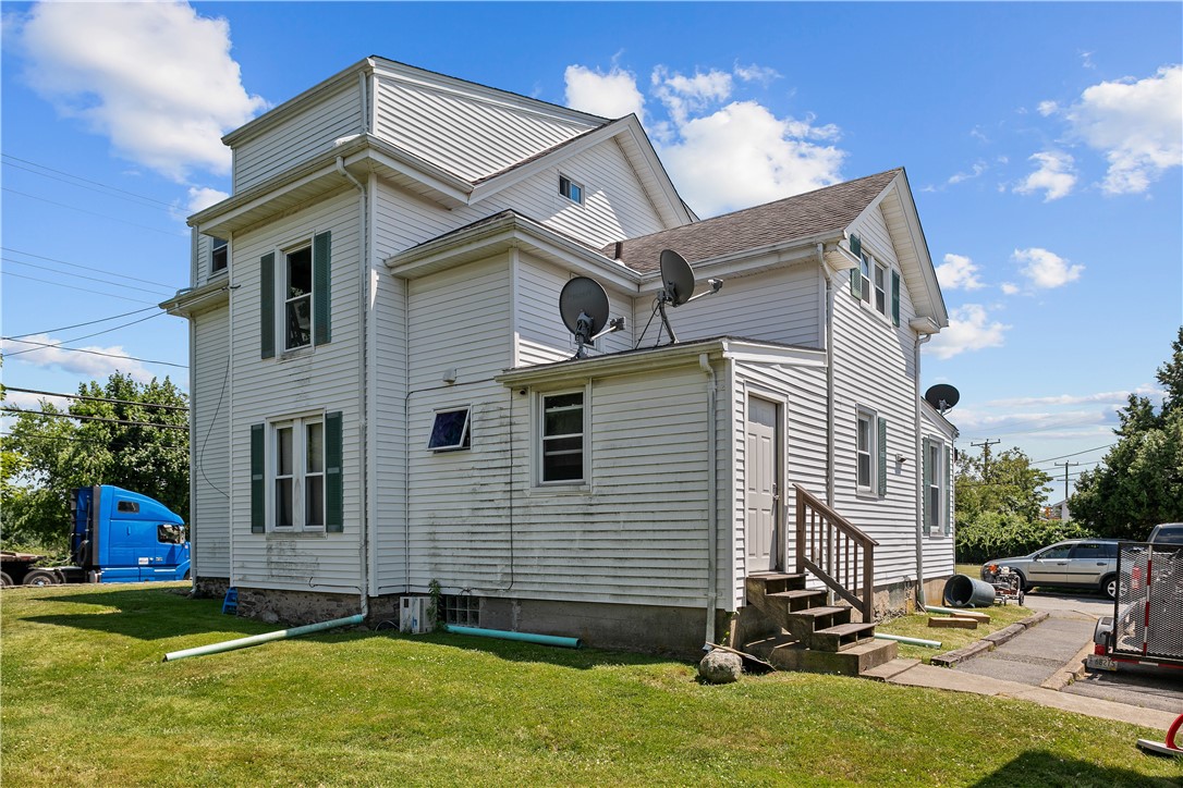 1704 West Main Road