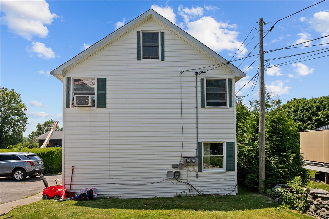 1704 West Main Road