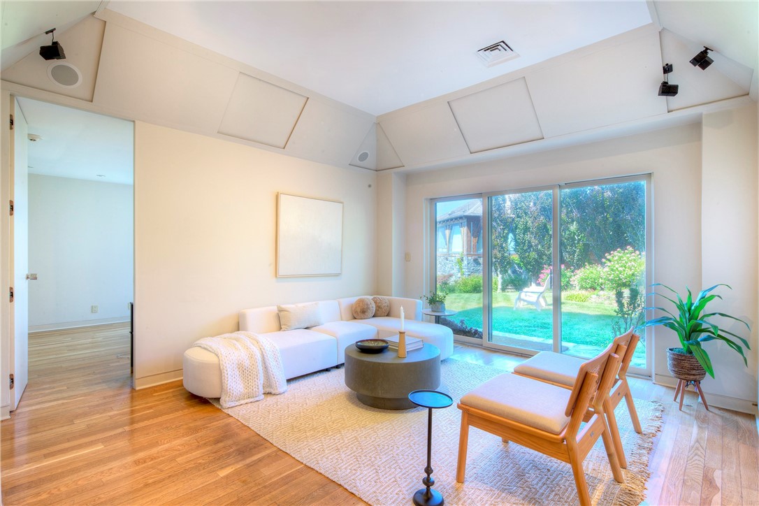 127 Harrison Avenue #11