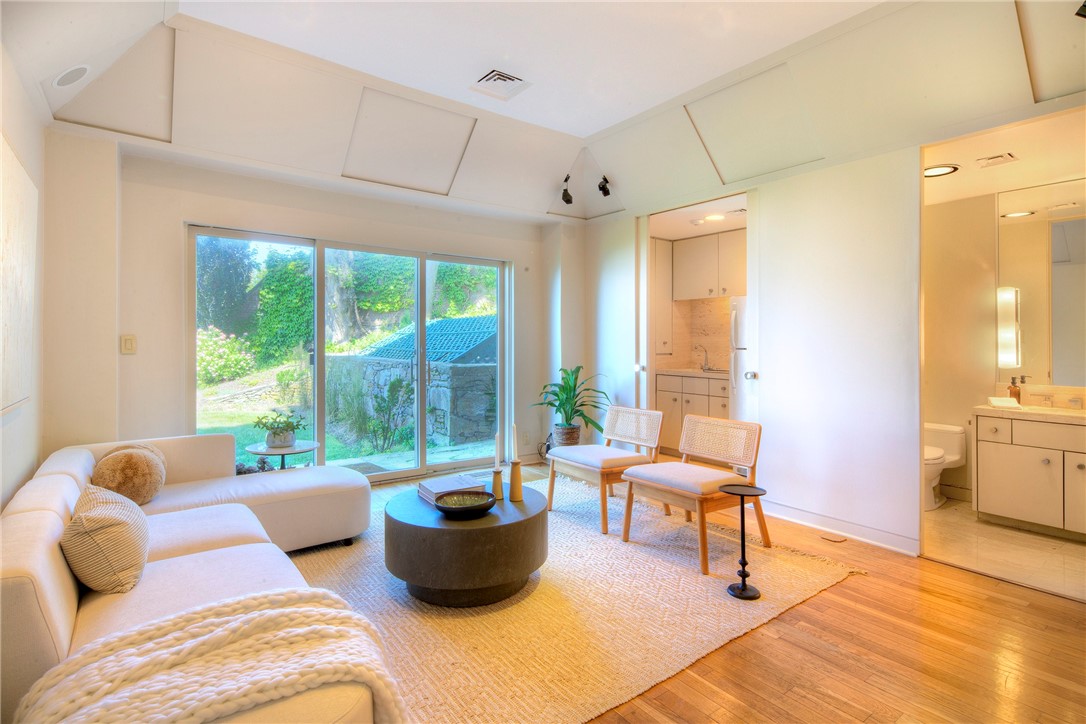 127 Harrison Avenue #11