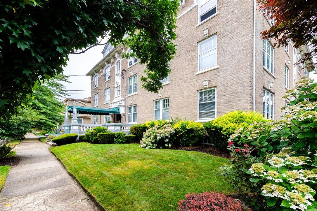 320 Wayland Avenue 9