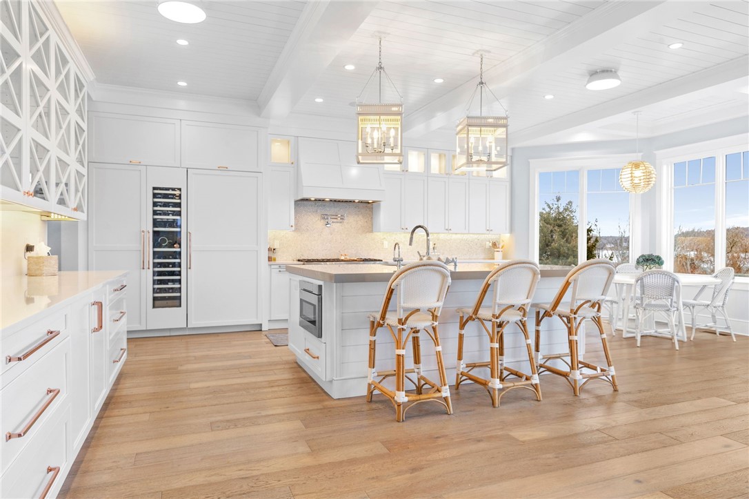 586 Nanaquaket Road