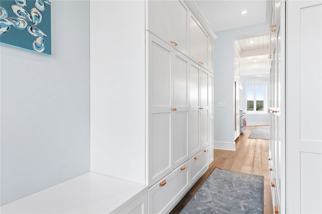 586 Nanaquaket Road