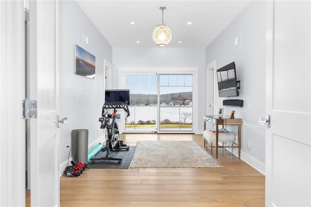 586 Nanaquaket Road