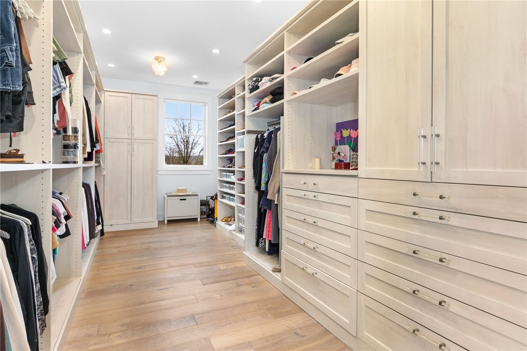 586 Nanaquaket Road