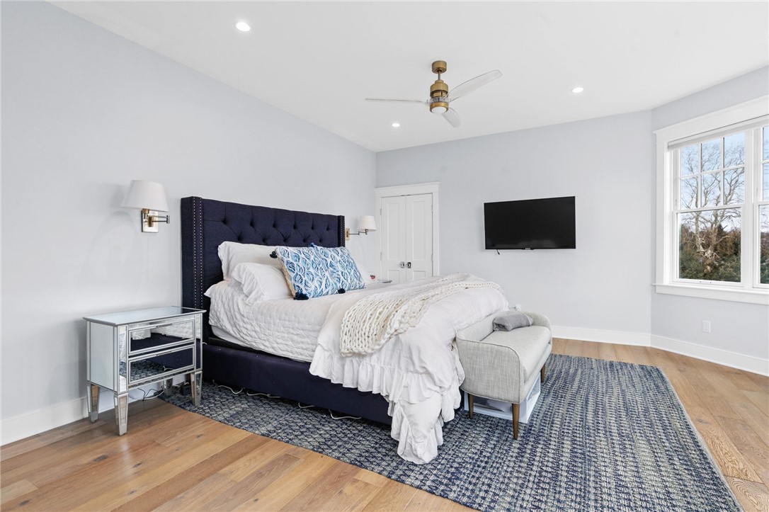 586 Nanaquaket Road