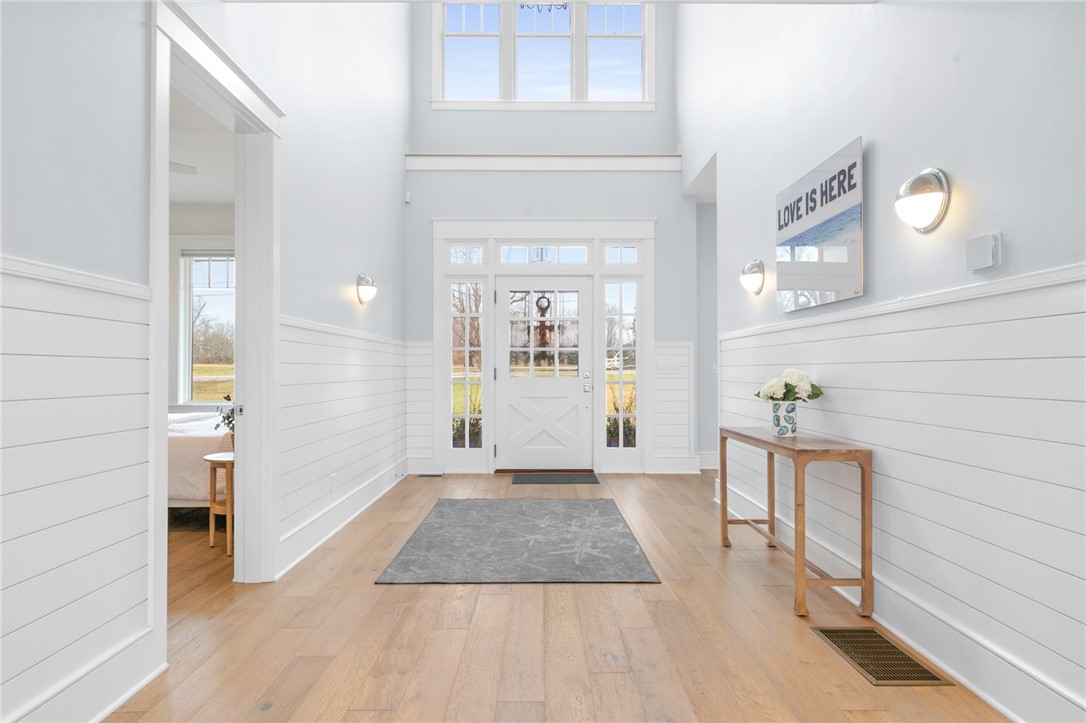 586 Nanaquaket Road