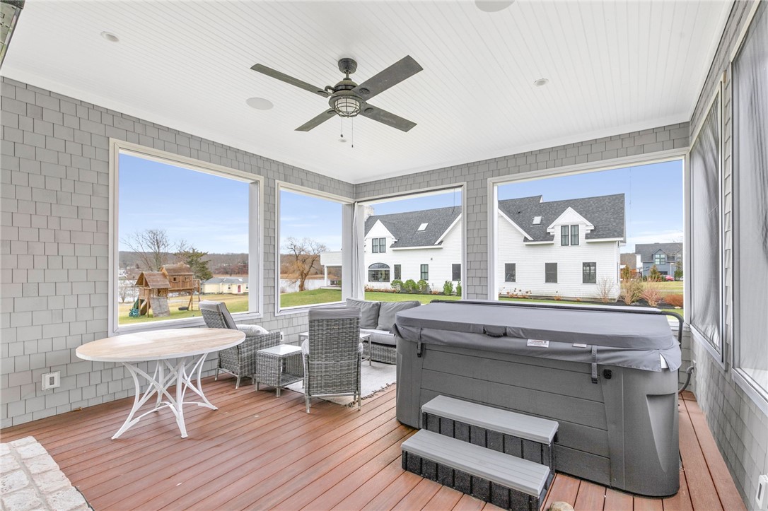 586 Nanaquaket Road