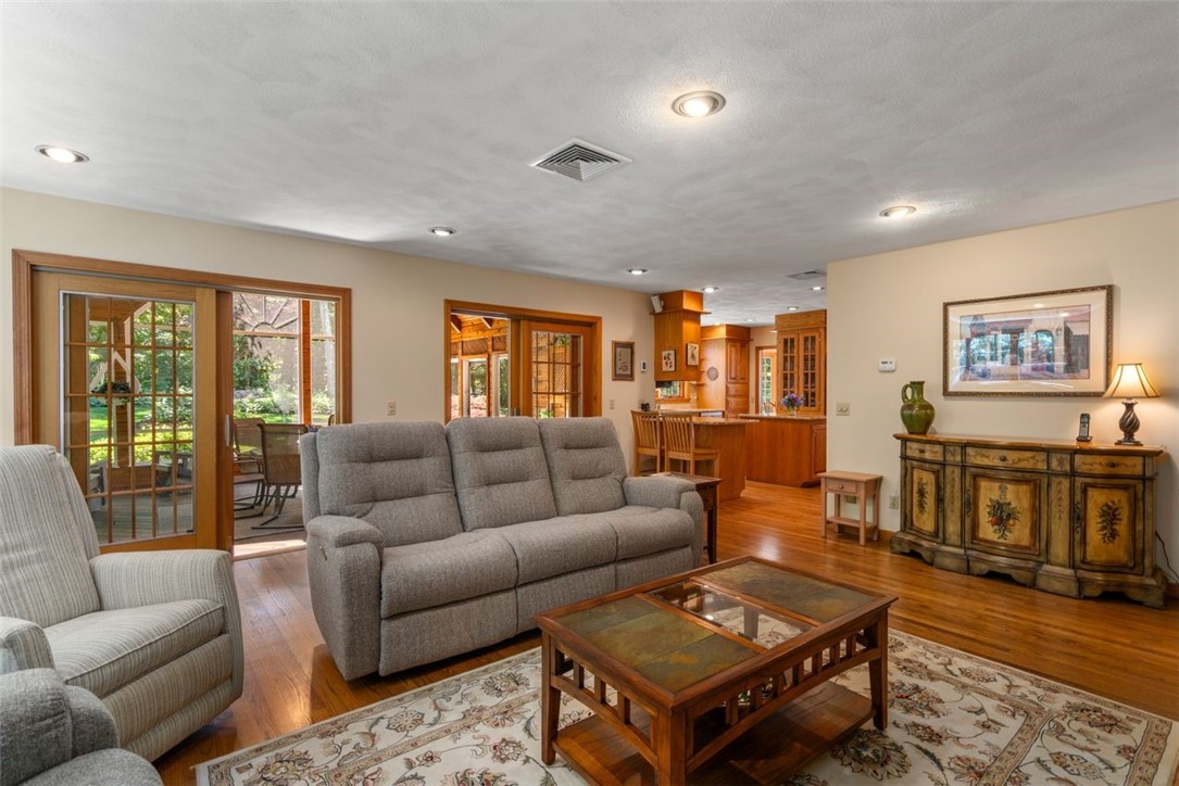 23 Lincoln Drive