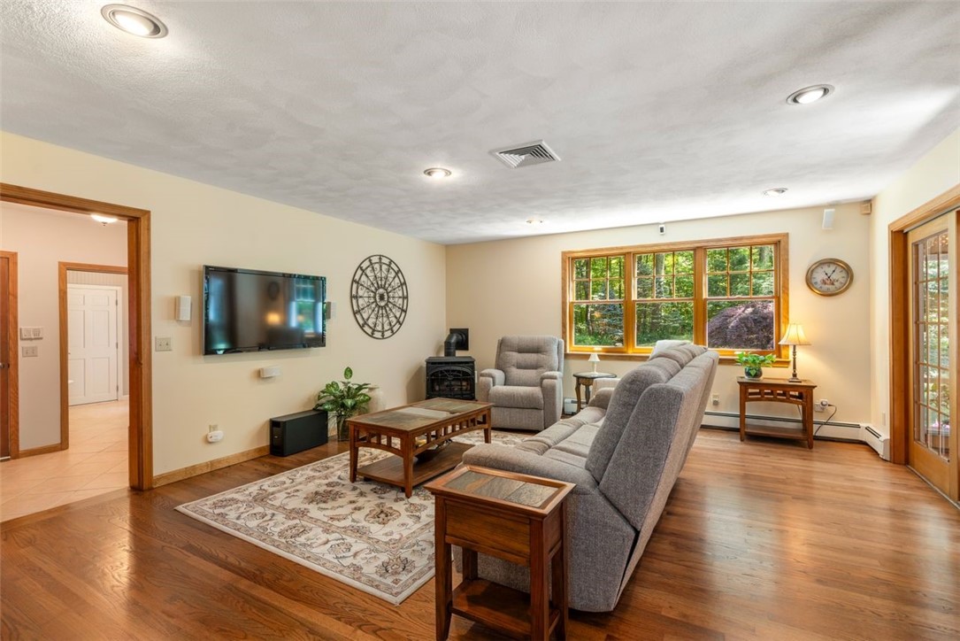 23 Lincoln Drive