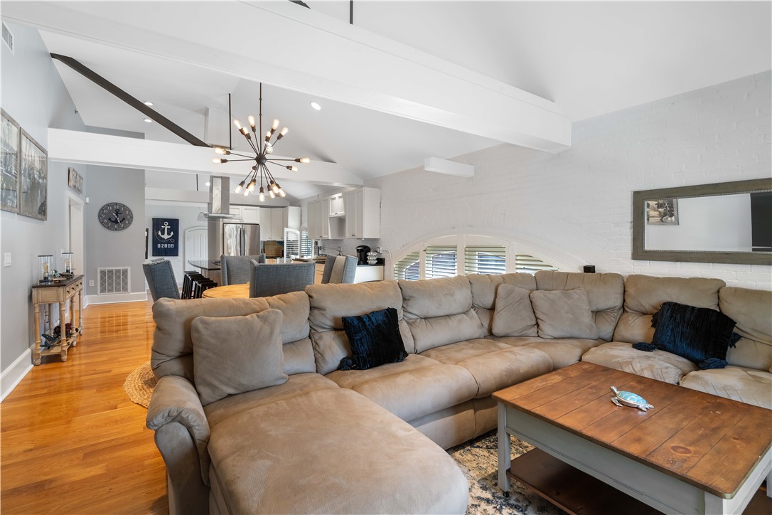 423 Hope Street CH-2