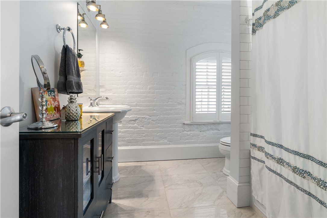 423 Hope Street CH-2