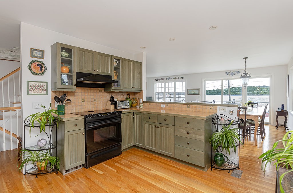 160 Sakonnet Drive