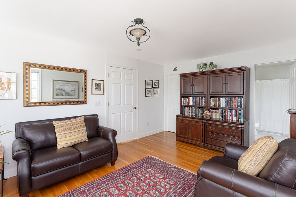 160 Sakonnet Drive