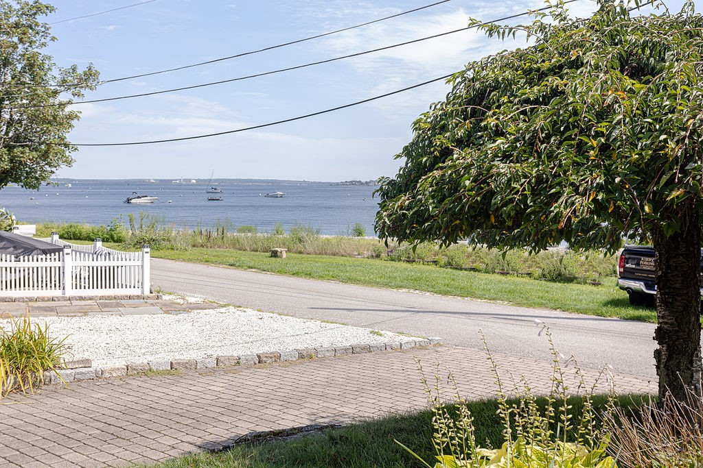 160 Sakonnet Drive