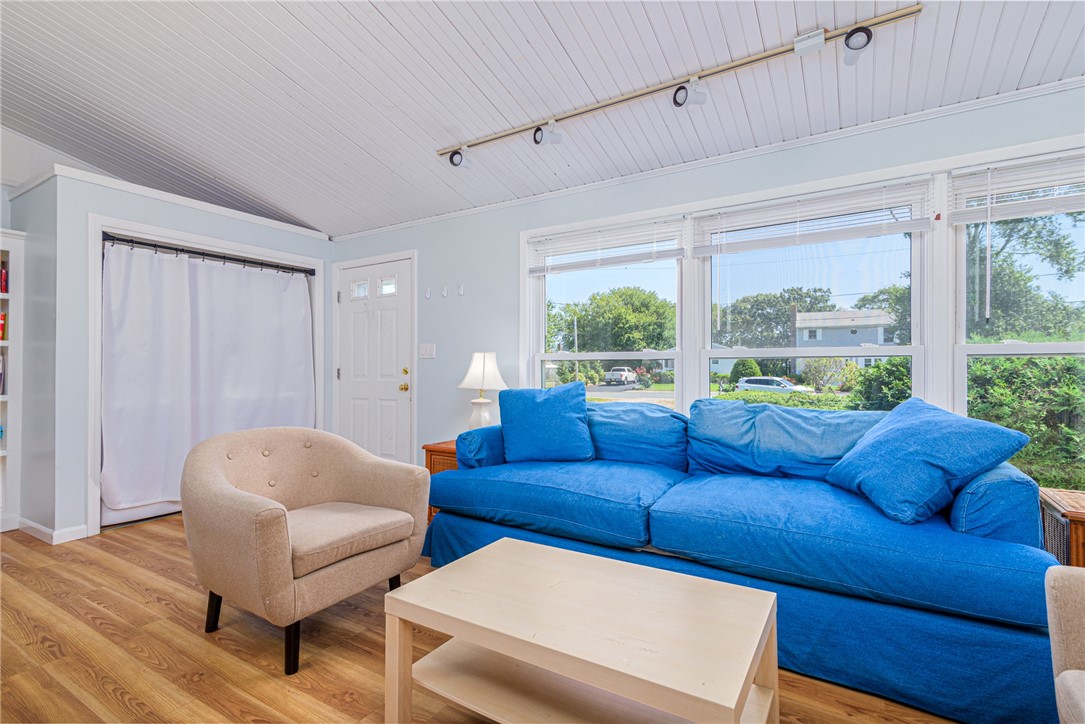 9 Ponagansett Parkway B