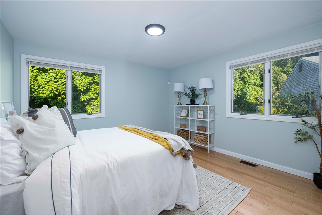 400 COMMONWEALTH Avenue 8