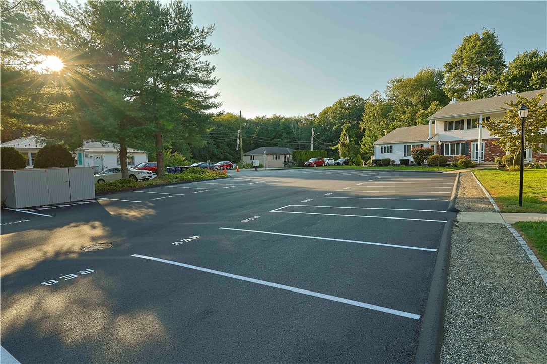 400 COMMONWEALTH Avenue 8