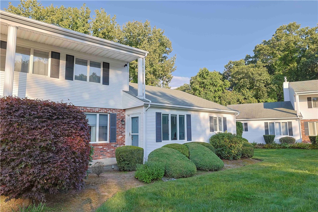 400 COMMONWEALTH Avenue 8