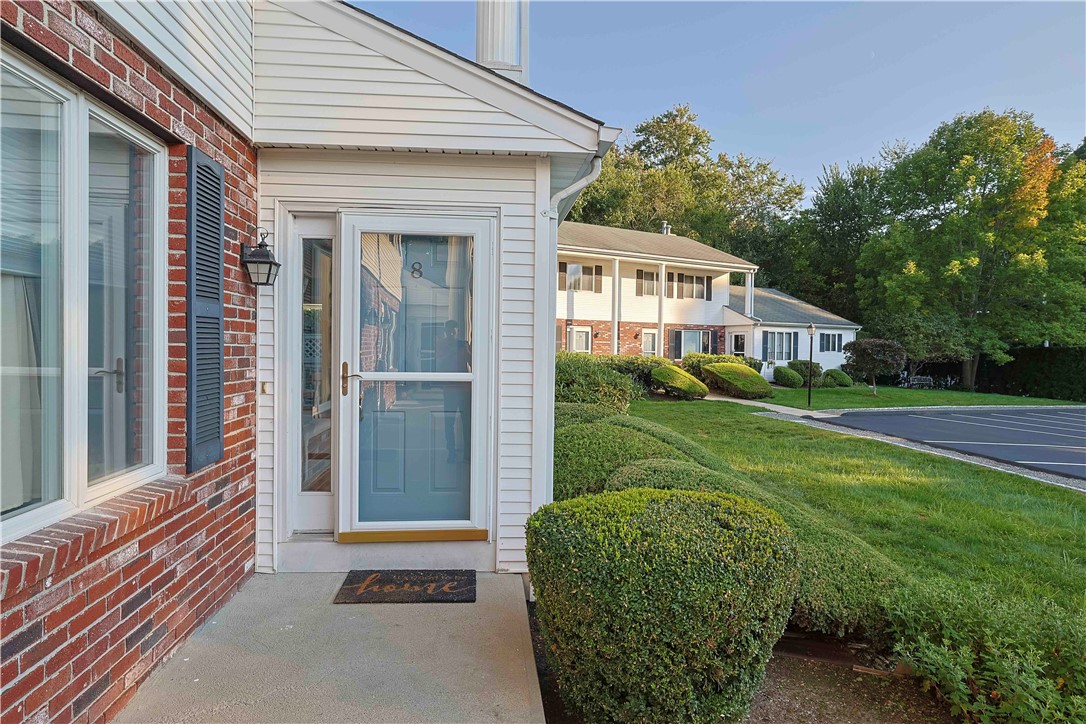 400 COMMONWEALTH Avenue 8