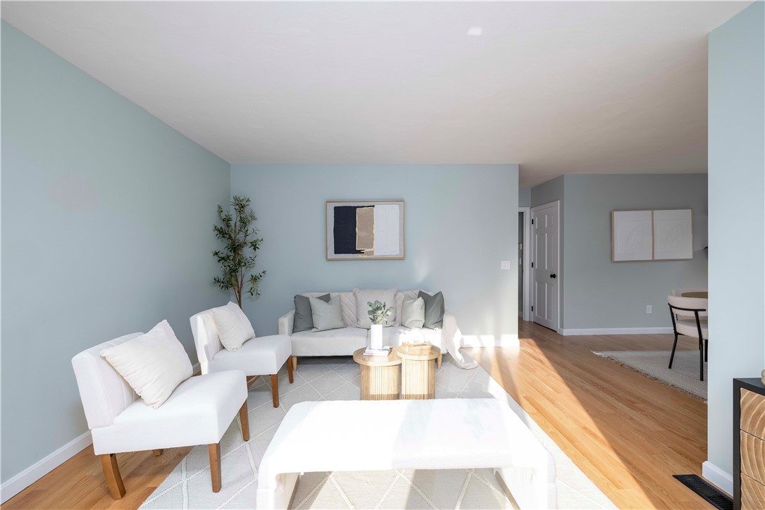 400 COMMONWEALTH Avenue 8