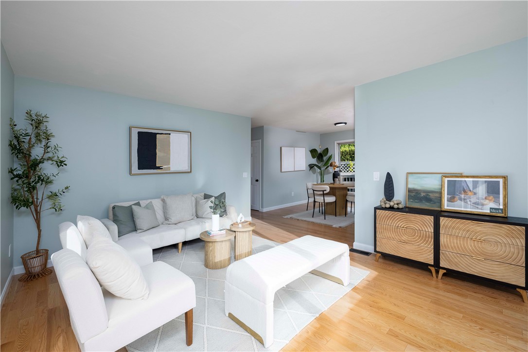 400 COMMONWEALTH Avenue 8