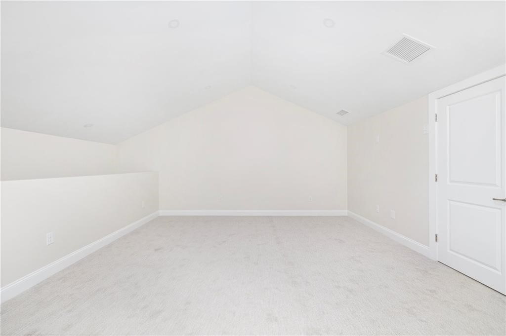 47 West Valley Circle