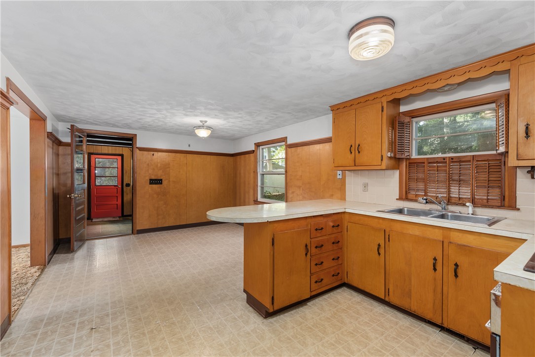 1 Woodlawn Avenue