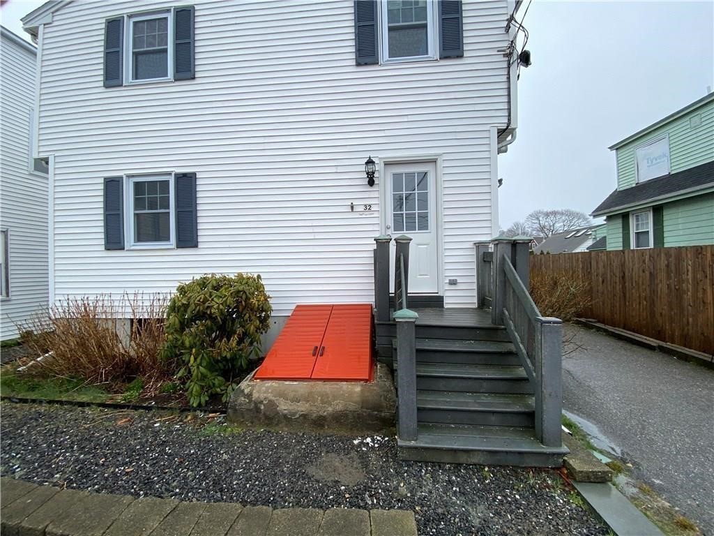 32 Middleton Avenue E