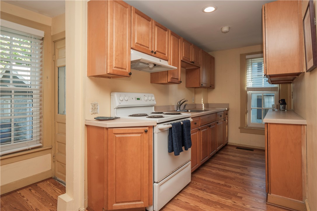 8 Cottage Street 1