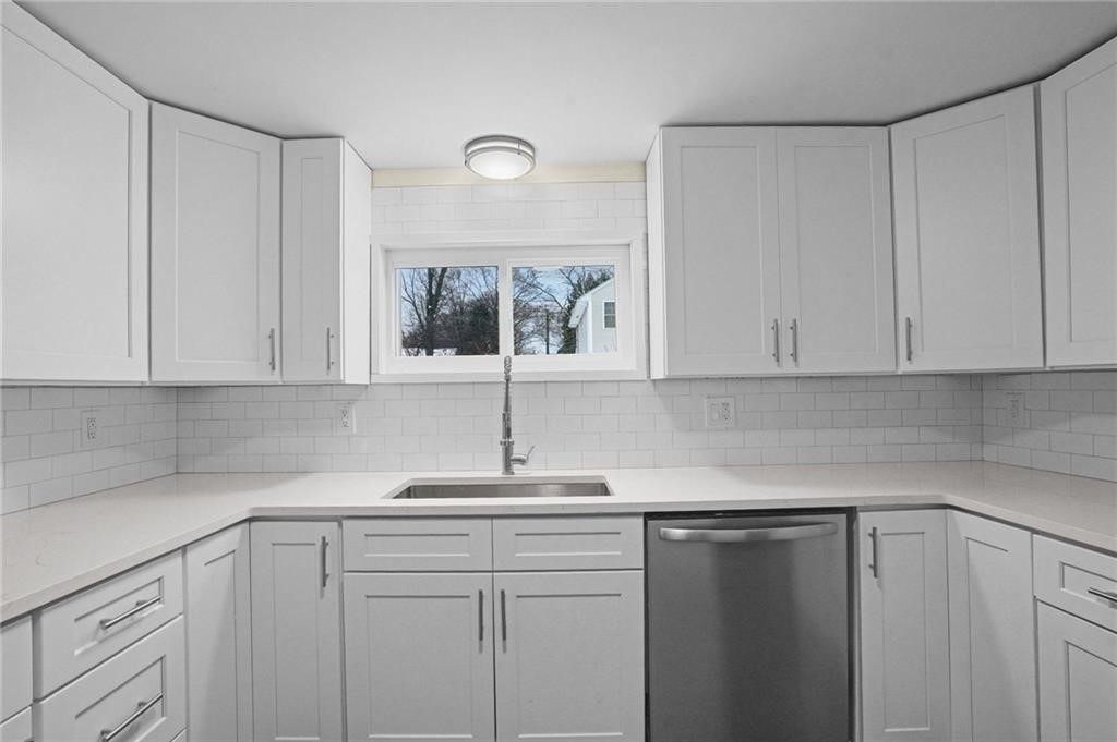 100 Conanicus Road