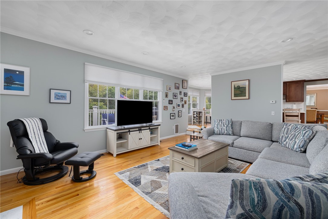 109 Crest Field Lane
