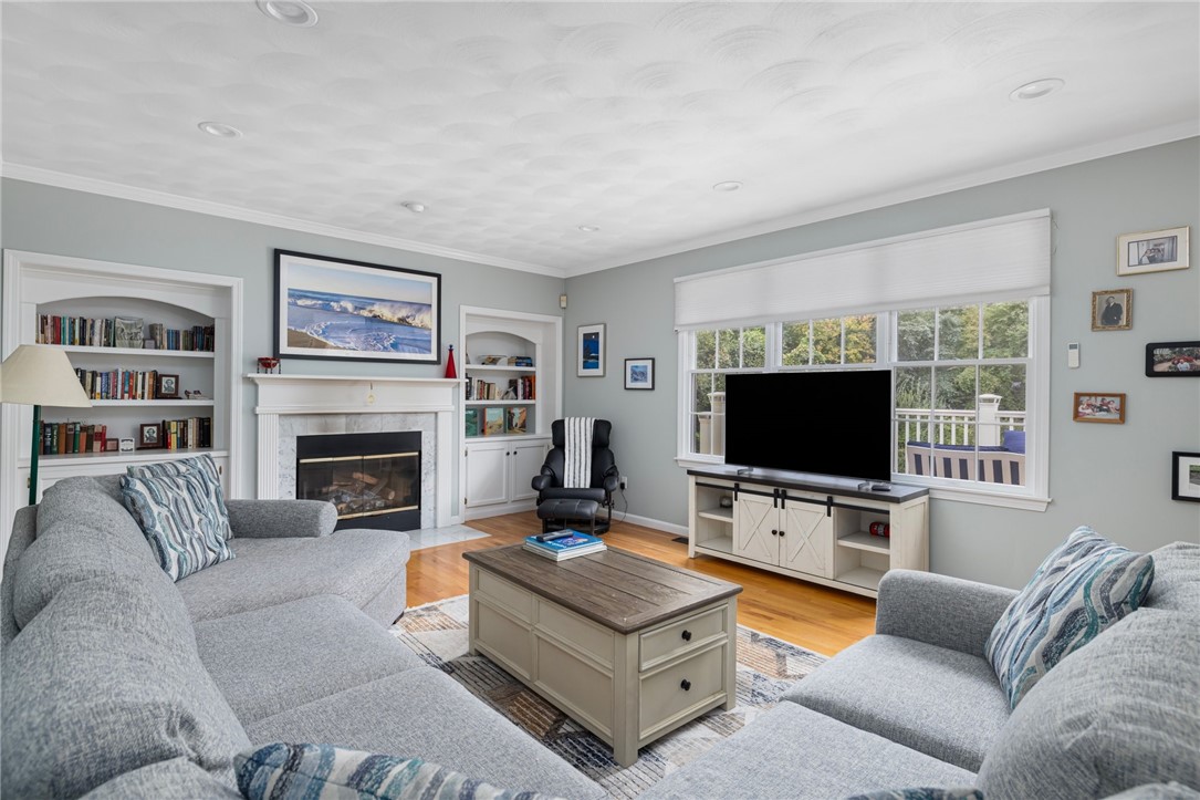 109 Crest Field Lane