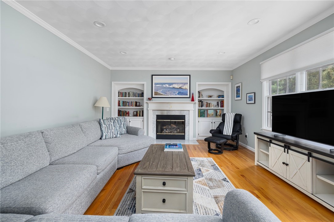 109 Crest Field Lane