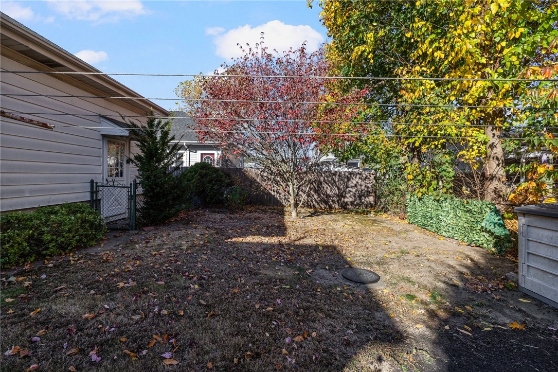 444 Niantic Avenue