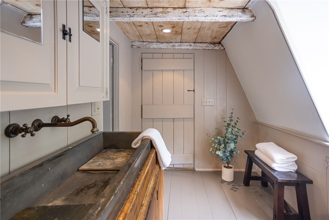175 Windward Walk