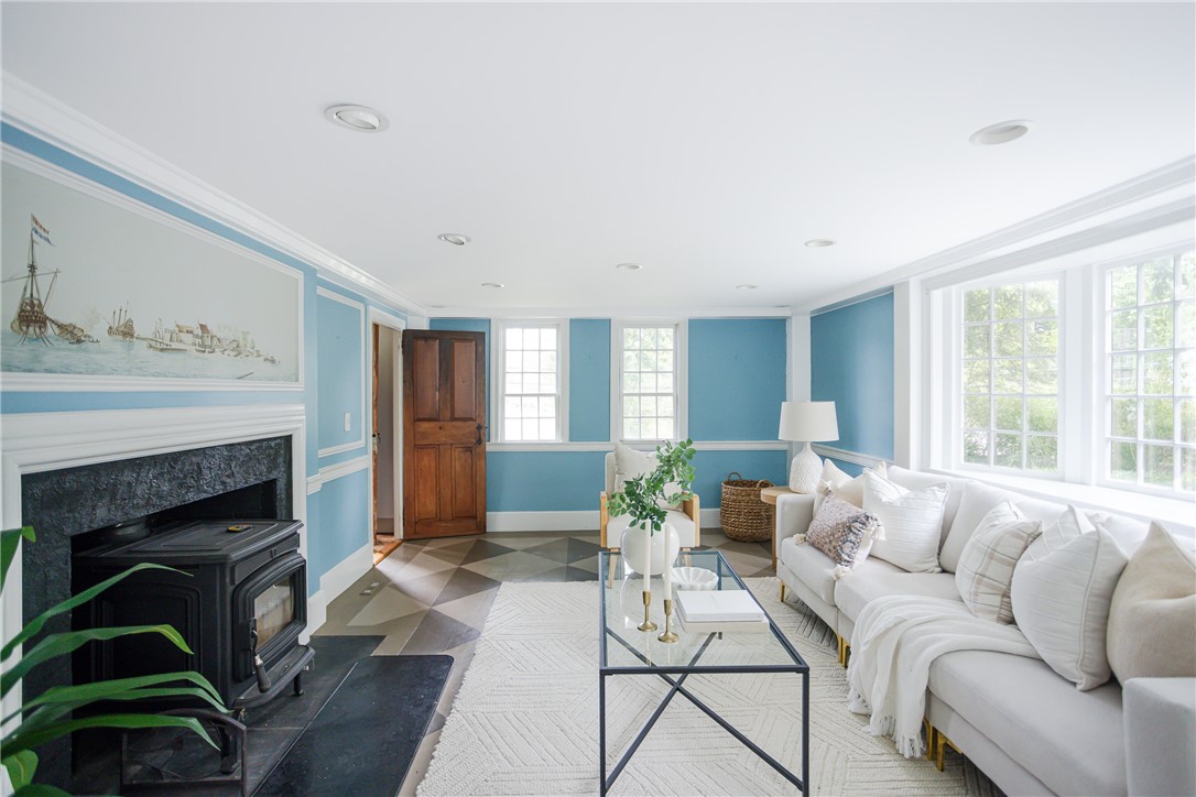 175 Windward Walk