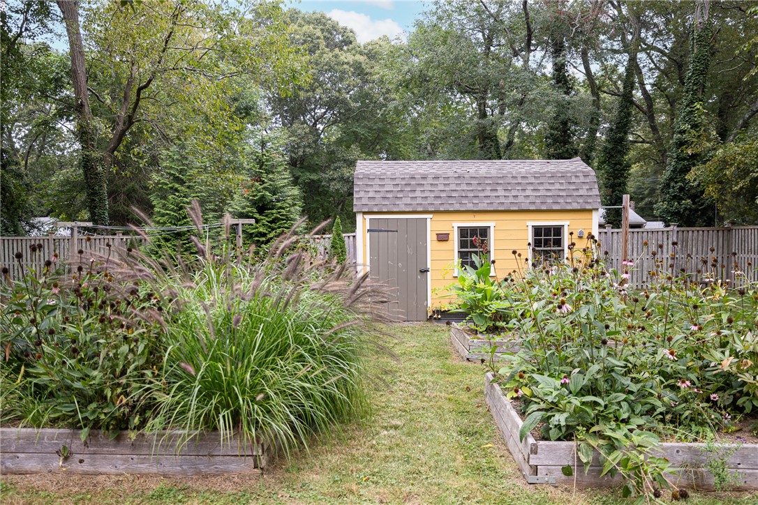 175 Windward Walk
