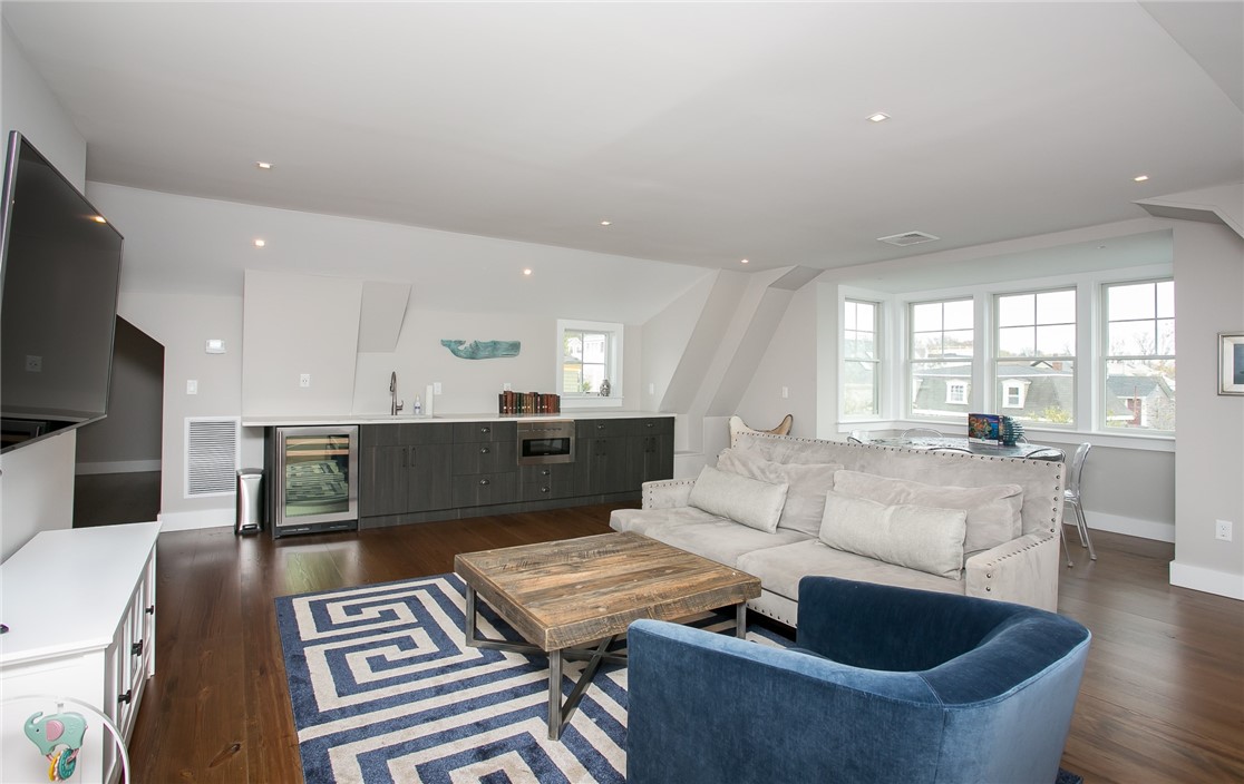 25 Dearborn Street 2