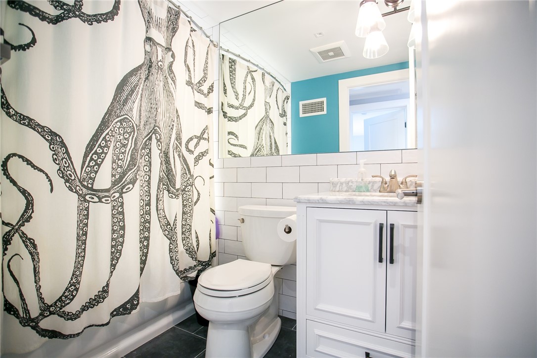 25 Dearborn Street 2