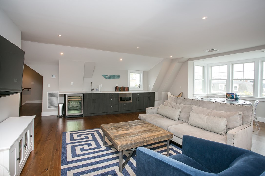 25 Dearborn Street 2