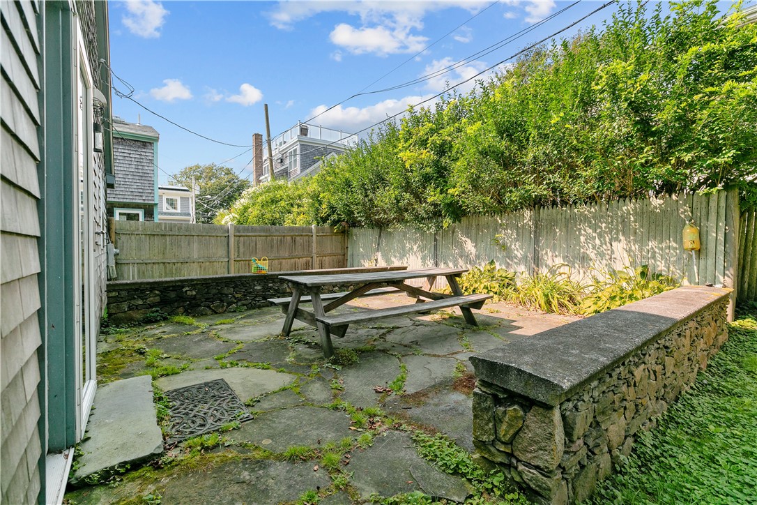 17 Warren Avenue