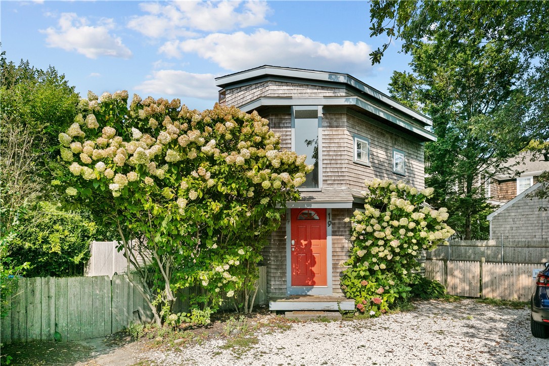 17 Warren Avenue