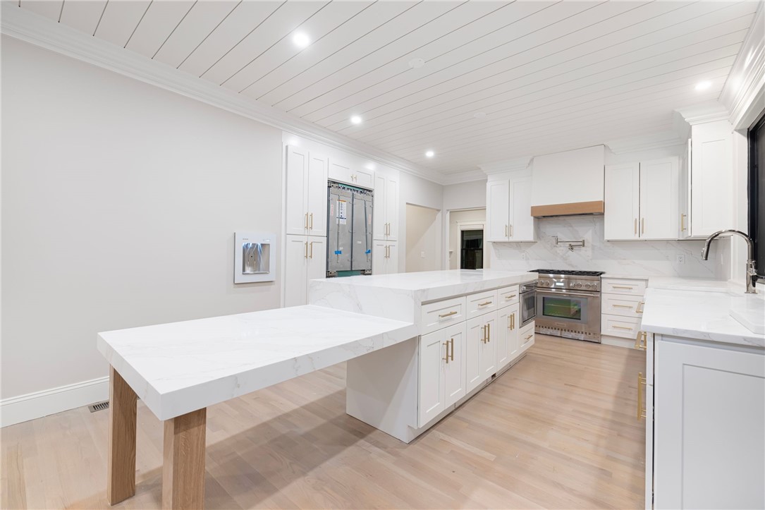 121 Cromwell Drive