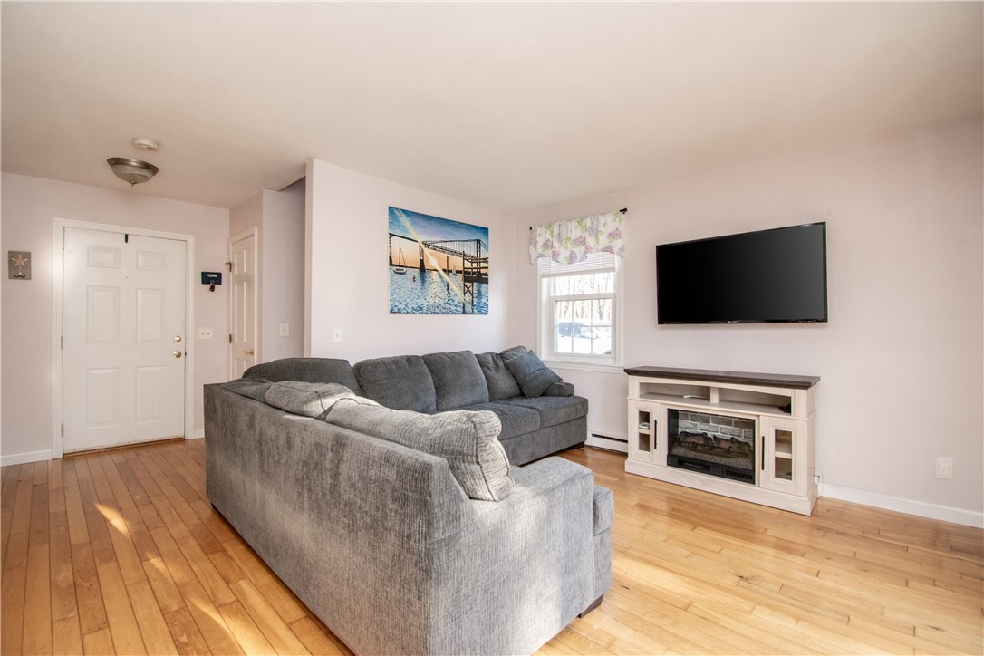 95 Bristol Ferry Road