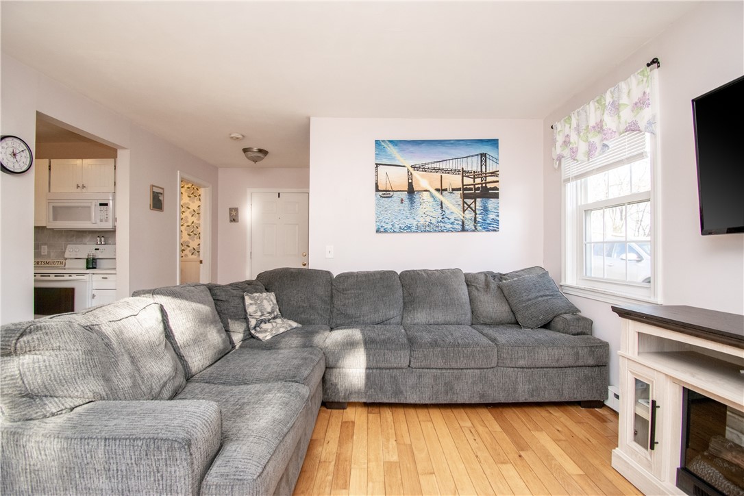 95 Bristol Ferry Road