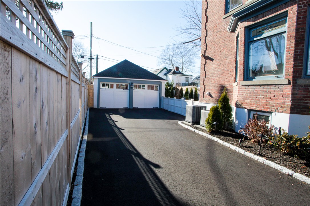 21 Bedlow Avenue